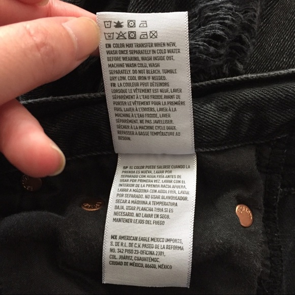 American Eagle Distressed Hi-Rise Girlfriend Jeans 4 Short - Picture 8 of 16